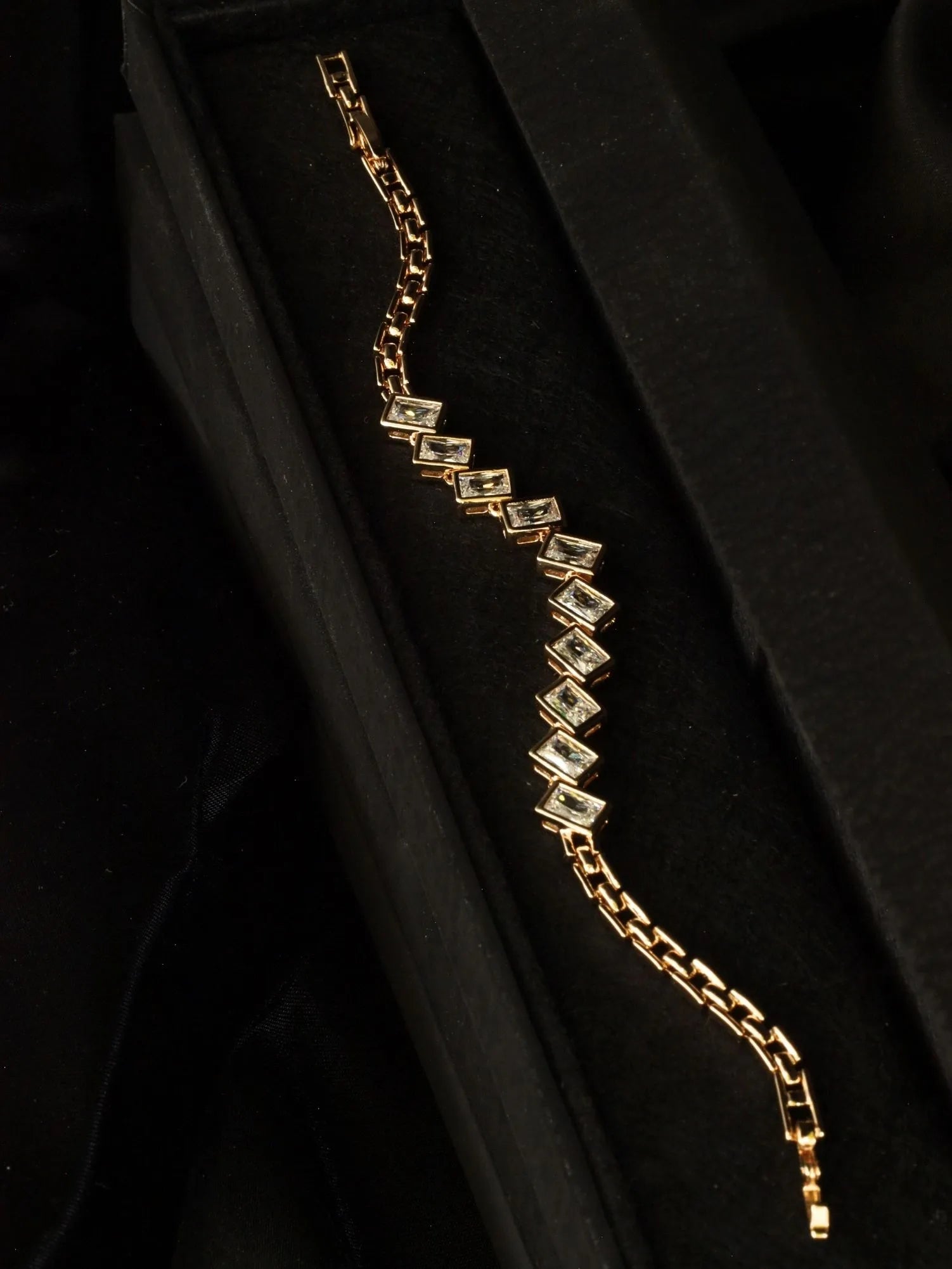 Kare Taşlı Premium Çelik Zincir Bileklik