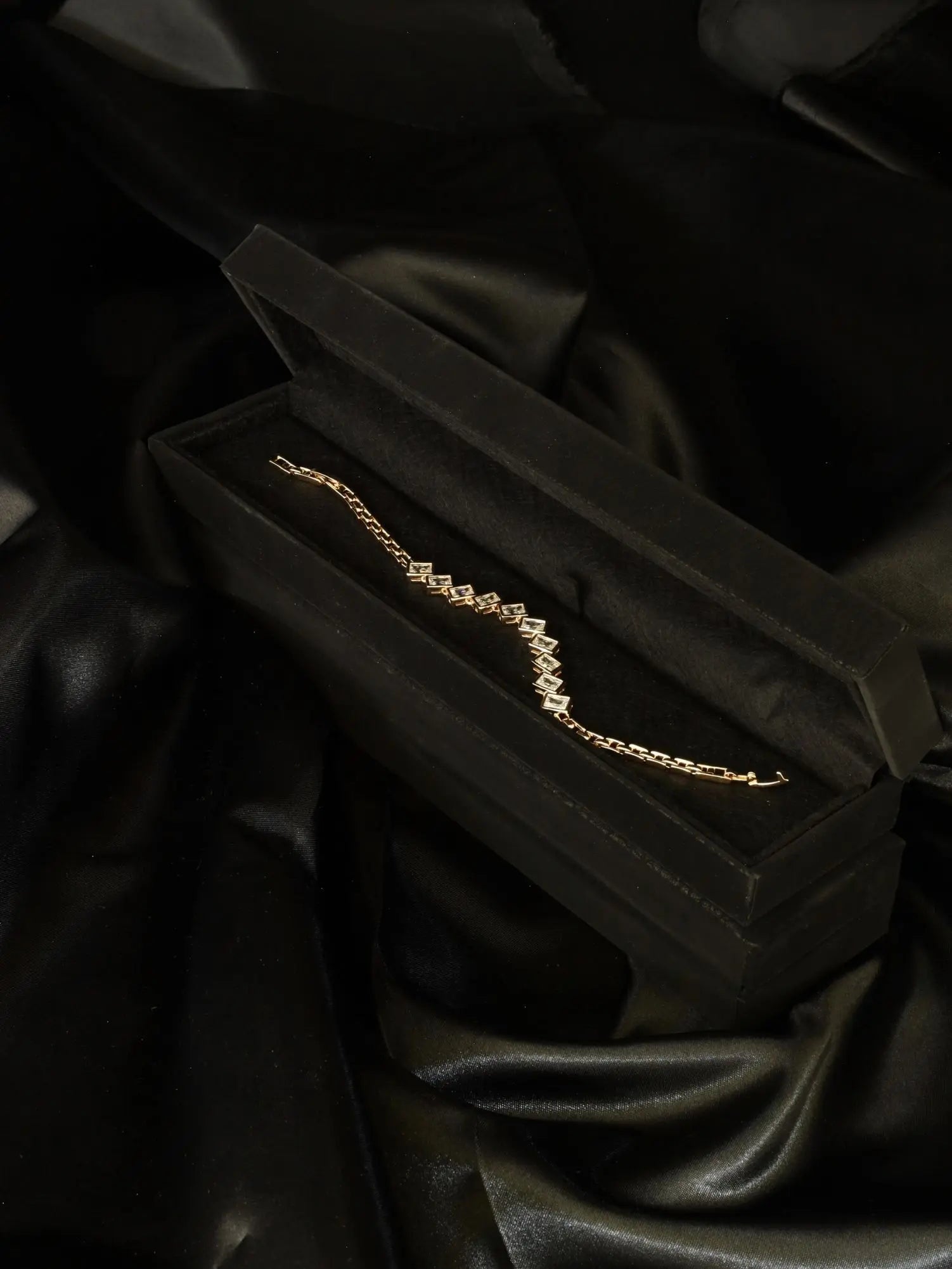 Kare Taşlı Premium Çelik Zincir Bileklik