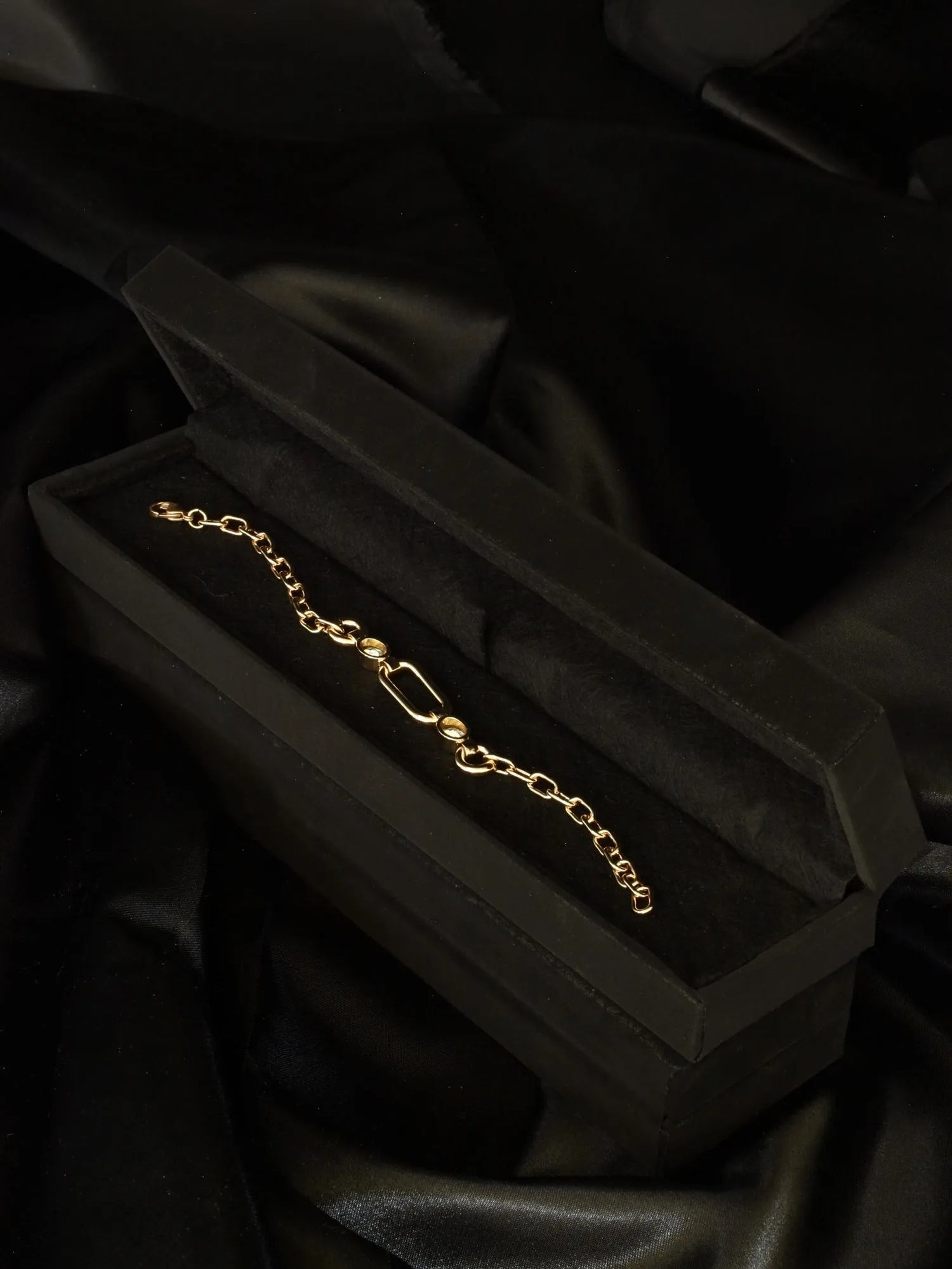 Oval Taş Detaylı Premium Çelik Zincir Bileklik