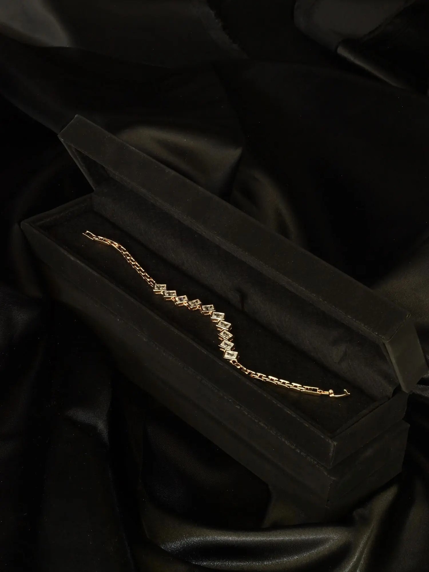 Kare Taşlı Premium Çelik Zincir Bileklik