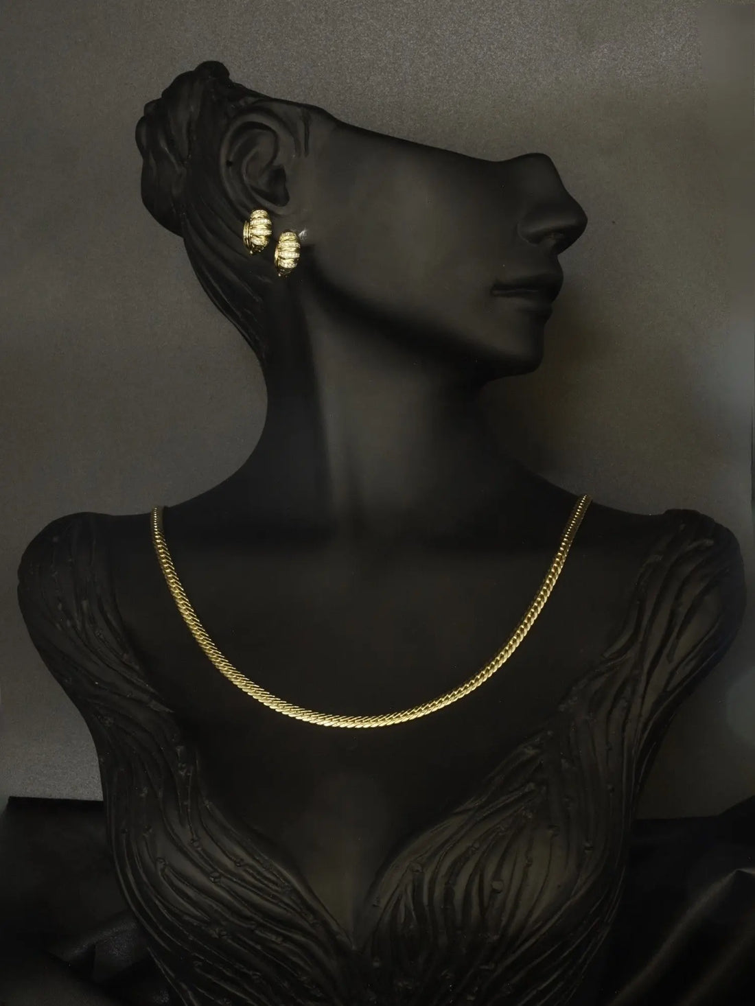 Gold Renkli Yassı Çelik Zincir Kolye