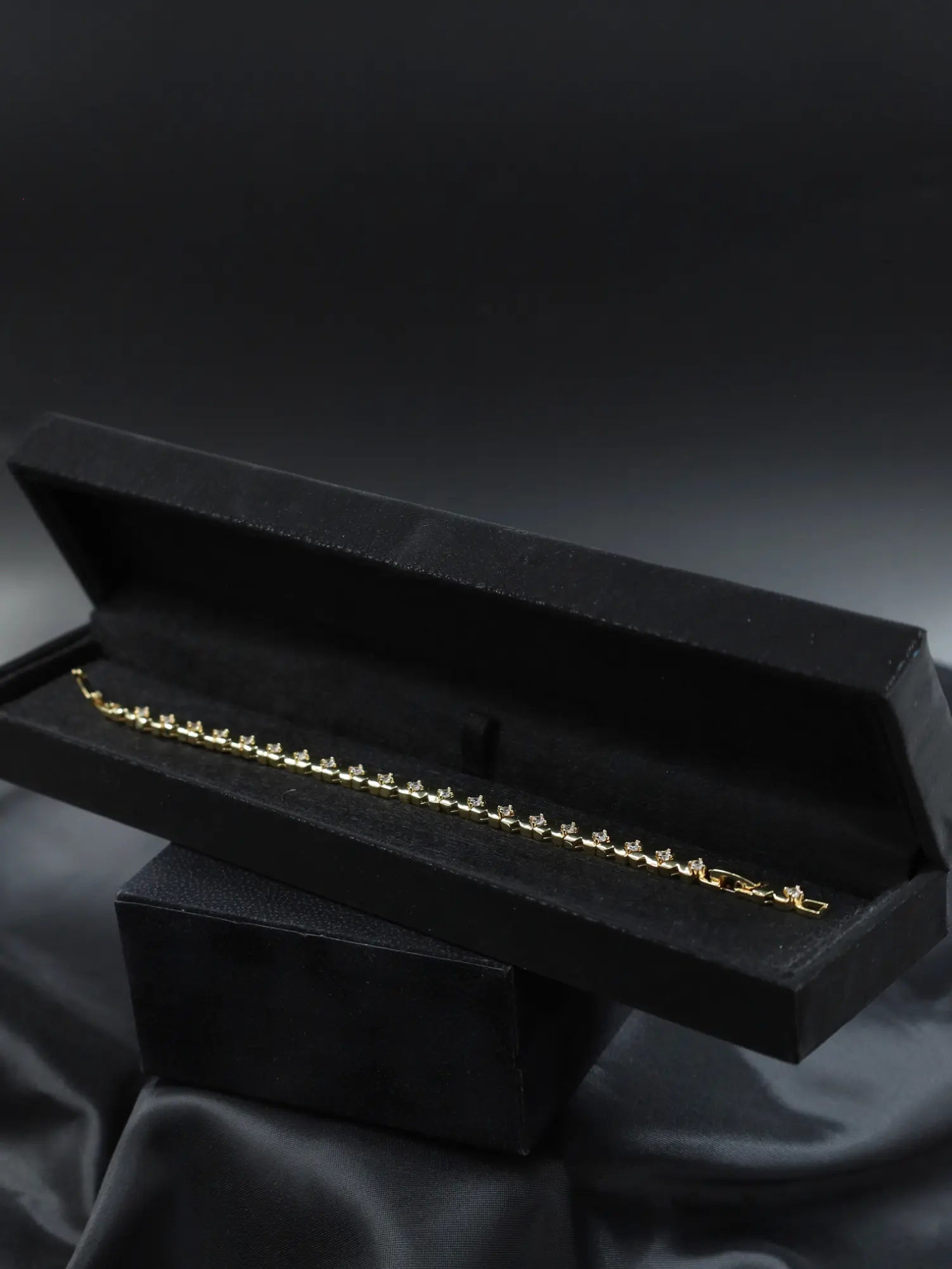 Zigzag Zirkon Taşlı Bileklik